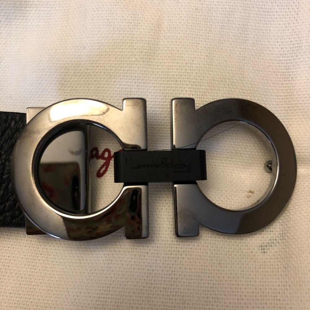 Men’s Ferragamo reversible belt